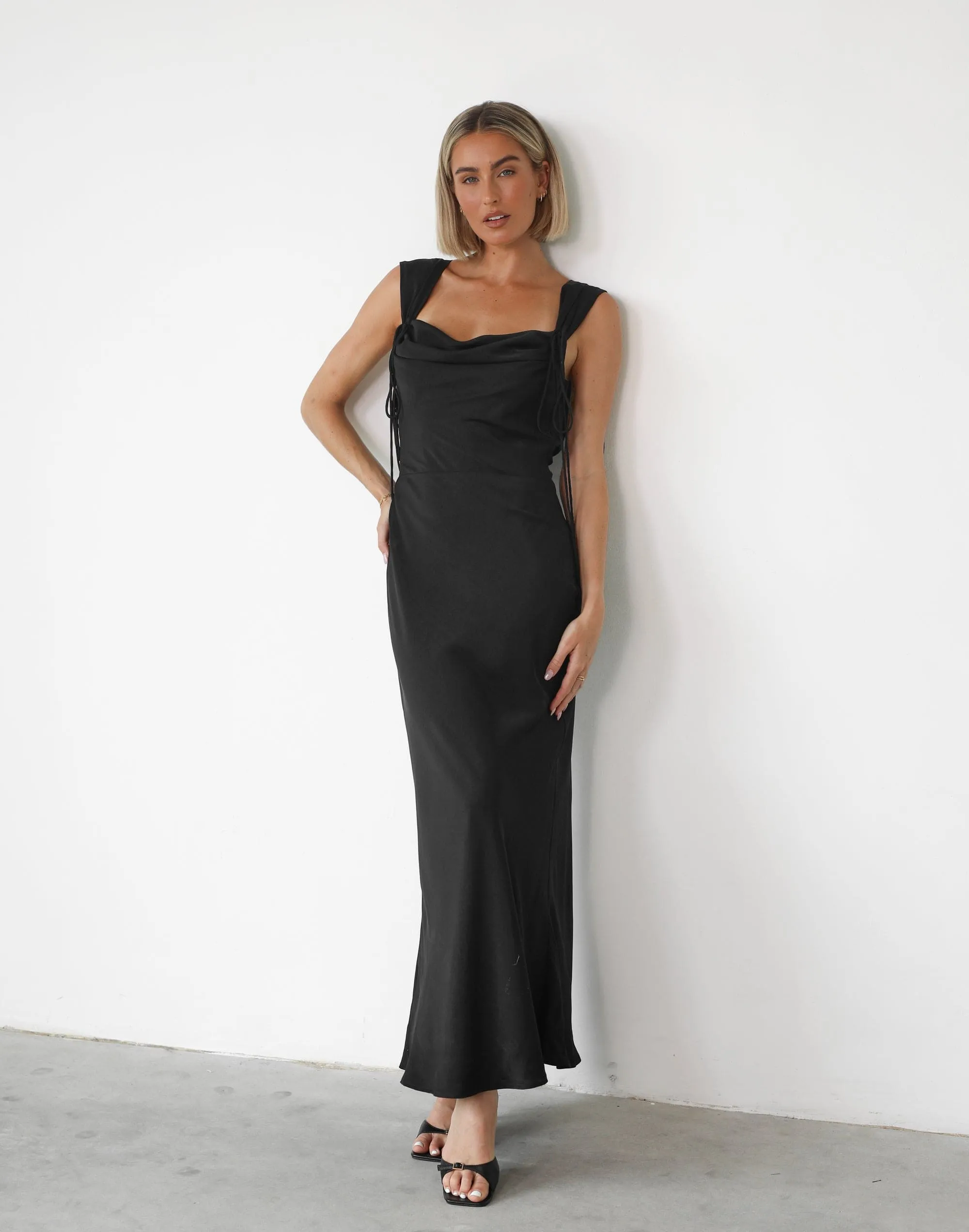 Pichola Maxi Dress (Black)